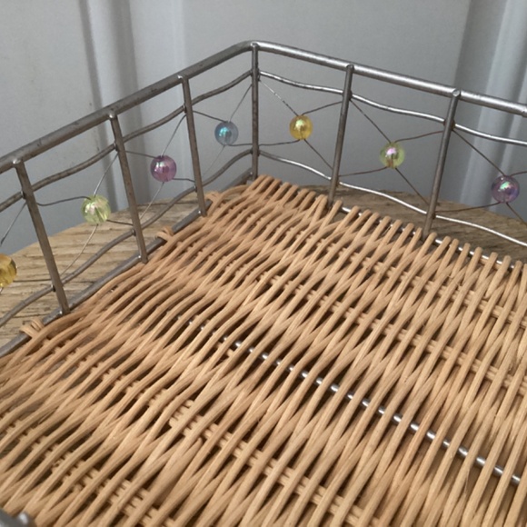 Beautiful Iridescent beaded basket - Picture 6 of 8